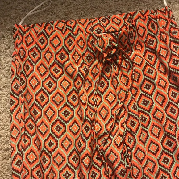 Silky pattern pants bought in a boutique in Paris - Picture 2 of 2